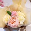 5 stem flower bag with peonie 3